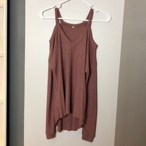 Peek-a-boo shoulder high low top